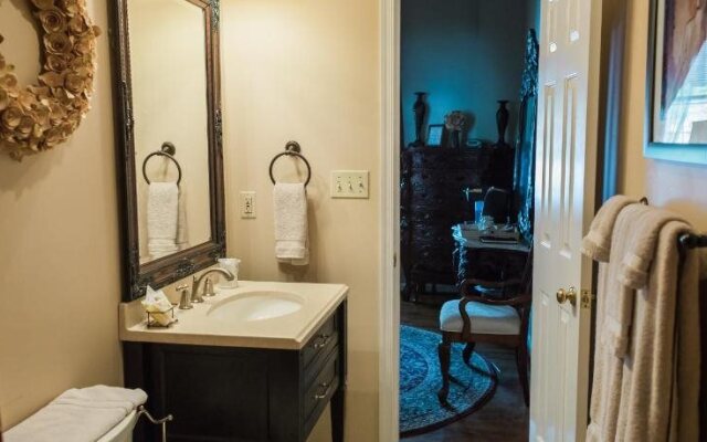 Inn At The Olde Silk Mill