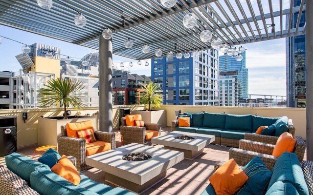 WanderJaunt Modern Dt San Diego Apts