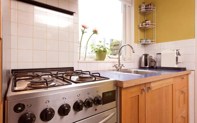 Very nice cottage in Durgerdam, with private garden, free parking, pets allowed