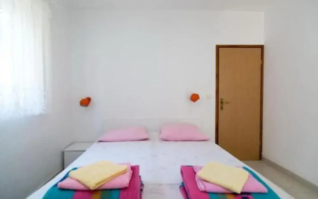 Apartments Boguvila - Two-bedroom Family Apartment With Terrace -