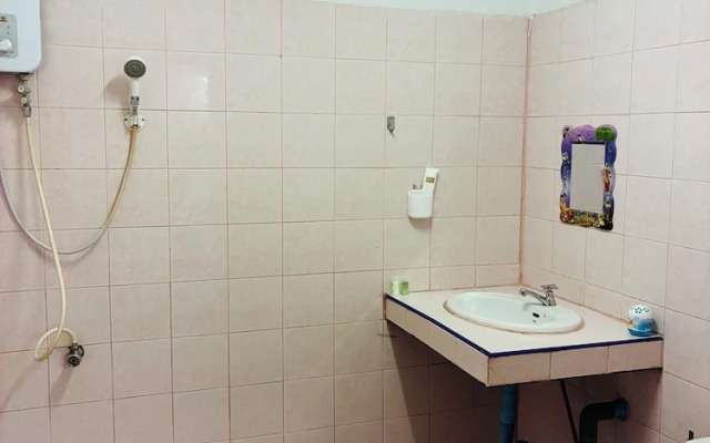 Apartment Wat Sawang Arom 17