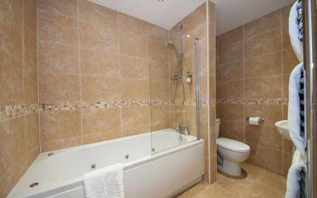 Wheatlands Lodge - Bed & Breakfast