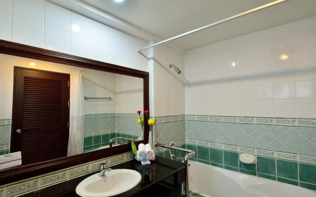 Samui First House Hotel