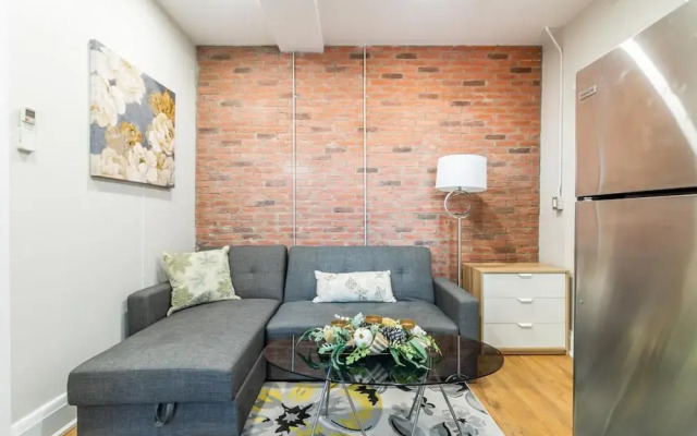Designed 1BR Apartment 4