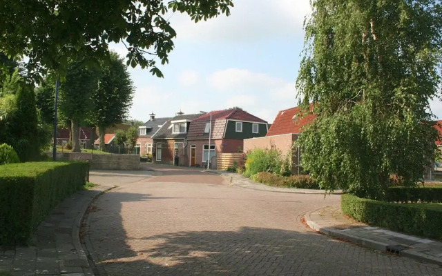 Modern Holiday Home in Easterlittens with Fishing Near