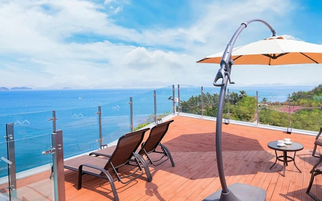 Yeosu Marine Terrace Poolvilla