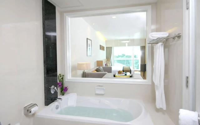 Kantary Hills Hotel and Serviced Apartments