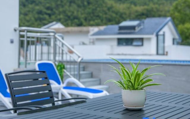 Floral Hotel · Guiyuan Siju Hotel (South Gate of Huangshan Scenic Area,Feicui Valley)