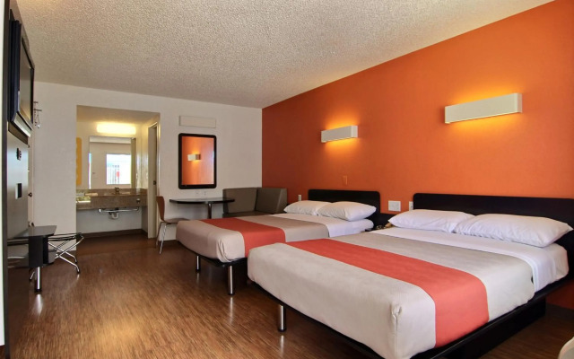 Motel 6-Albuquerque, NM - Coors Road