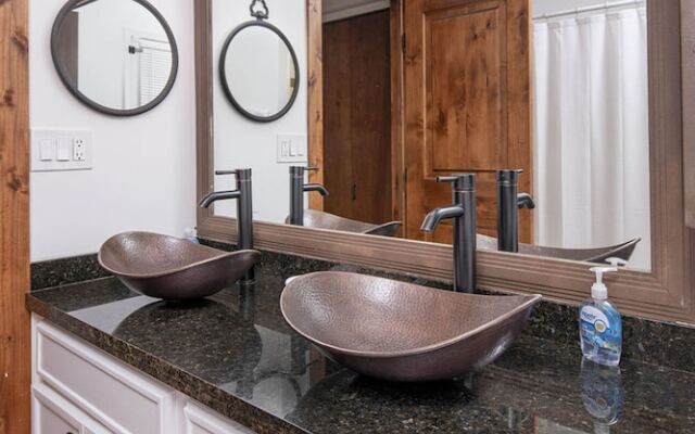 Casa Azul 4 BR by Casago