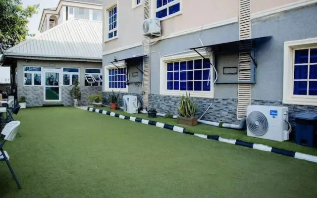 Dalice Hotel and Suites
