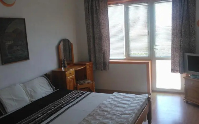 Guest House Evin Rai