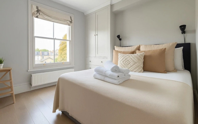 1 Bed Flat near Westfield