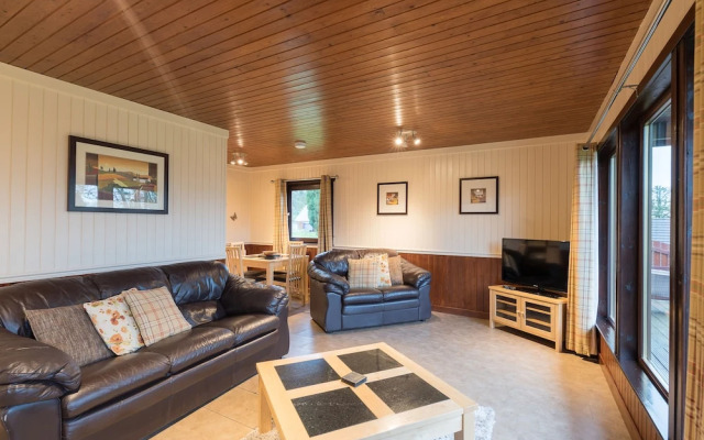 Bluebell Lodge 3 with Hot Tub