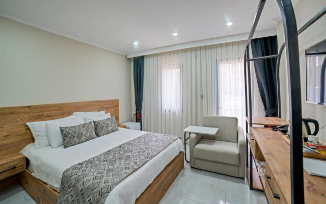 City Moonlight Apart Hotel