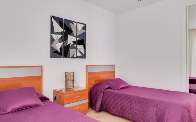 Quaint Apartment near Sea