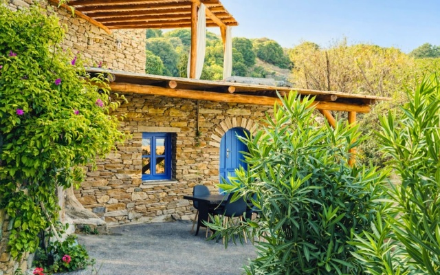 Villa Kotseli: Traditional Stone House with Pool & Sunset Sea Views