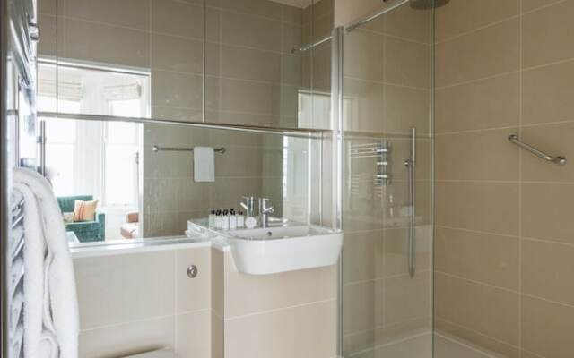 Marloes Road Lux 2 Bedrooms Apartment