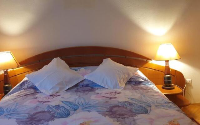 Apartament 4 camere faleza nord