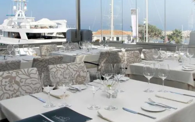 Banus Boutique Muelle del Ribera