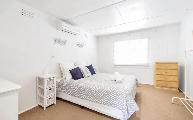 On The Beach at Vincentia 4pm Check Out Sundays