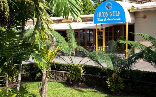 Huon Gulf Hotel & Apartments