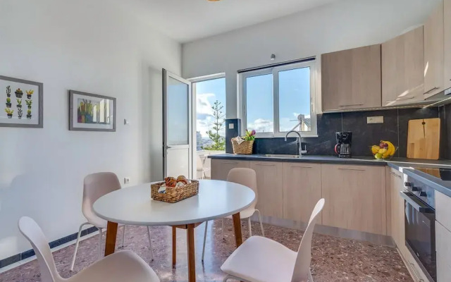Sea City and Mountain View Apartment