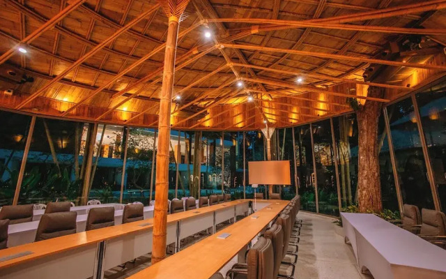 Luxtalay Khanom Hotel