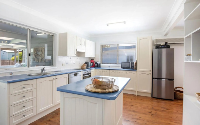 Buwadi - Pet Friendly - 3 Mins Walk to Beach