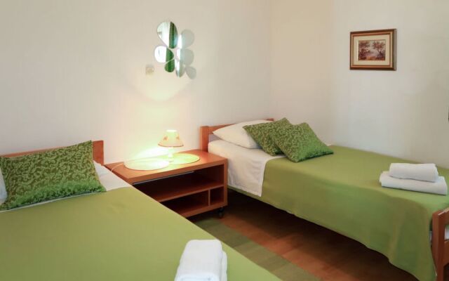 Apartment Culić Ammoudi 10179