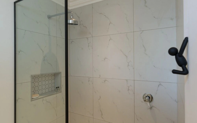 Duncan Road 38 - Adults Only