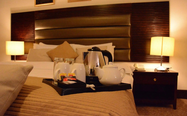 Sandy Le Oriental Hotel