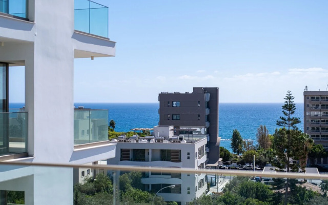 "sanders Dione Residences - Pleasant 2-bedroom Apartment With Sea View"