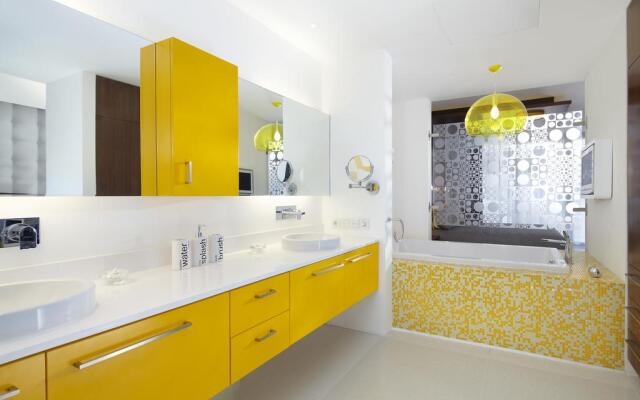 Luna2 Seminyak Bali