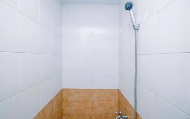 Comfort 1BR with Study Room Green Pramuka Apartment