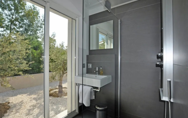 Luxurious Villa in Les Issambres with Pool