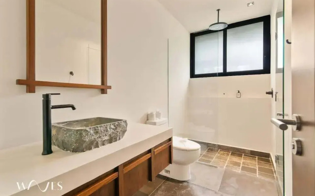 2BR W/private Pool - Steps Away From the Beach