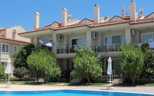 Villa SL18 by JoyLettings