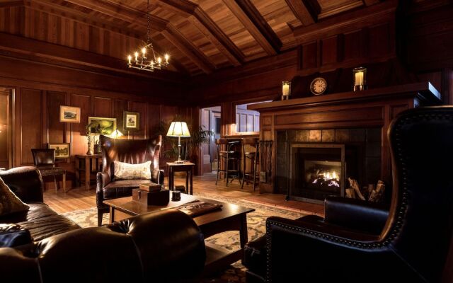 The Harbor House Inn