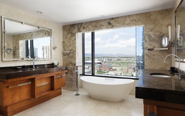 Four Seasons Denver Hotel 