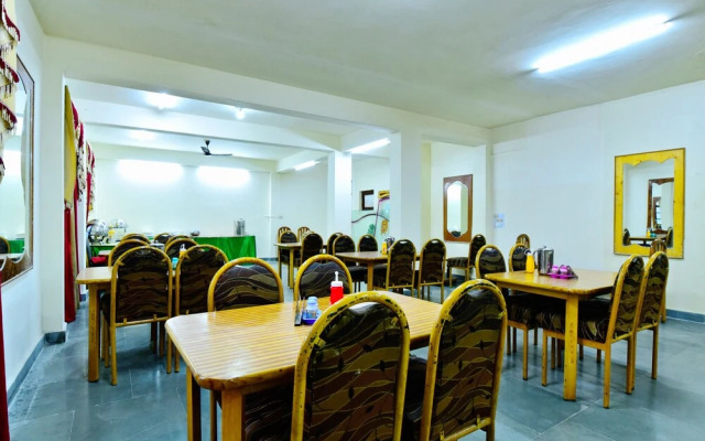 OYO 36255 Himalayan Regency