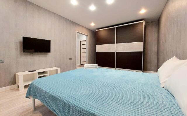 Шарман на проспекте Генерала Тюленева 48