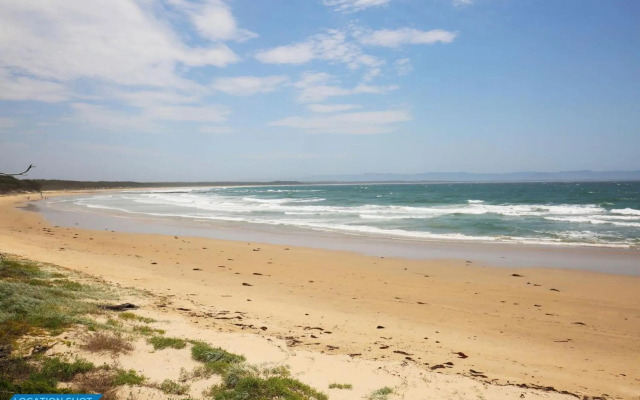 Sandy Feet Retreat - Pet Friendly - 1 Min Walk to Beach