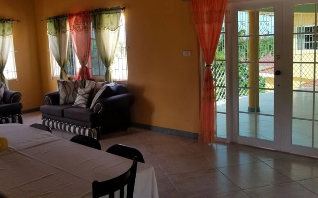 Holiday House Second floor Ste