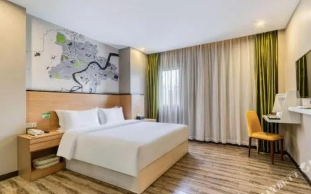 Vatica Hangzhou Xiasha Media College Hotel