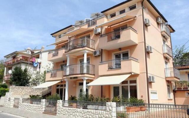 Amfora Apartments