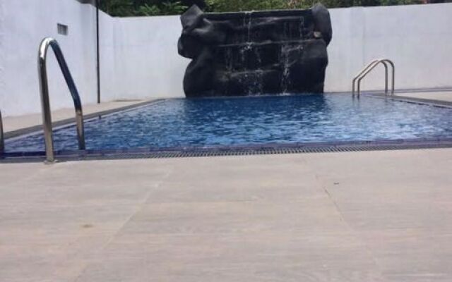 Mahakumara White House Hotel