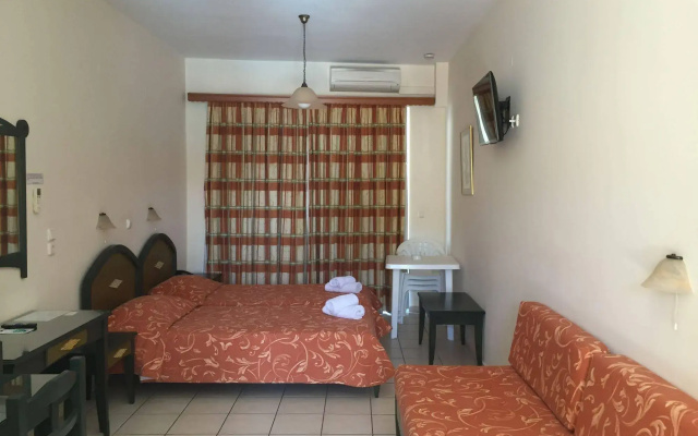 Zannis Hotel