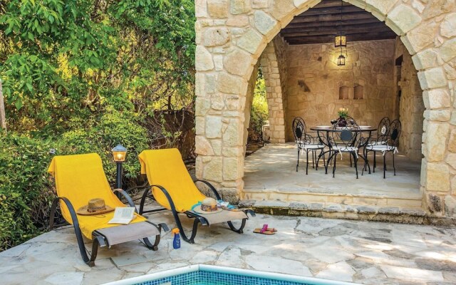 Nice Home in Miliou-paphos With Wifi and 3 Bedrooms