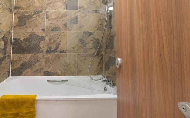 Goldsmiths House - Campus Accommodation - Caters to Women